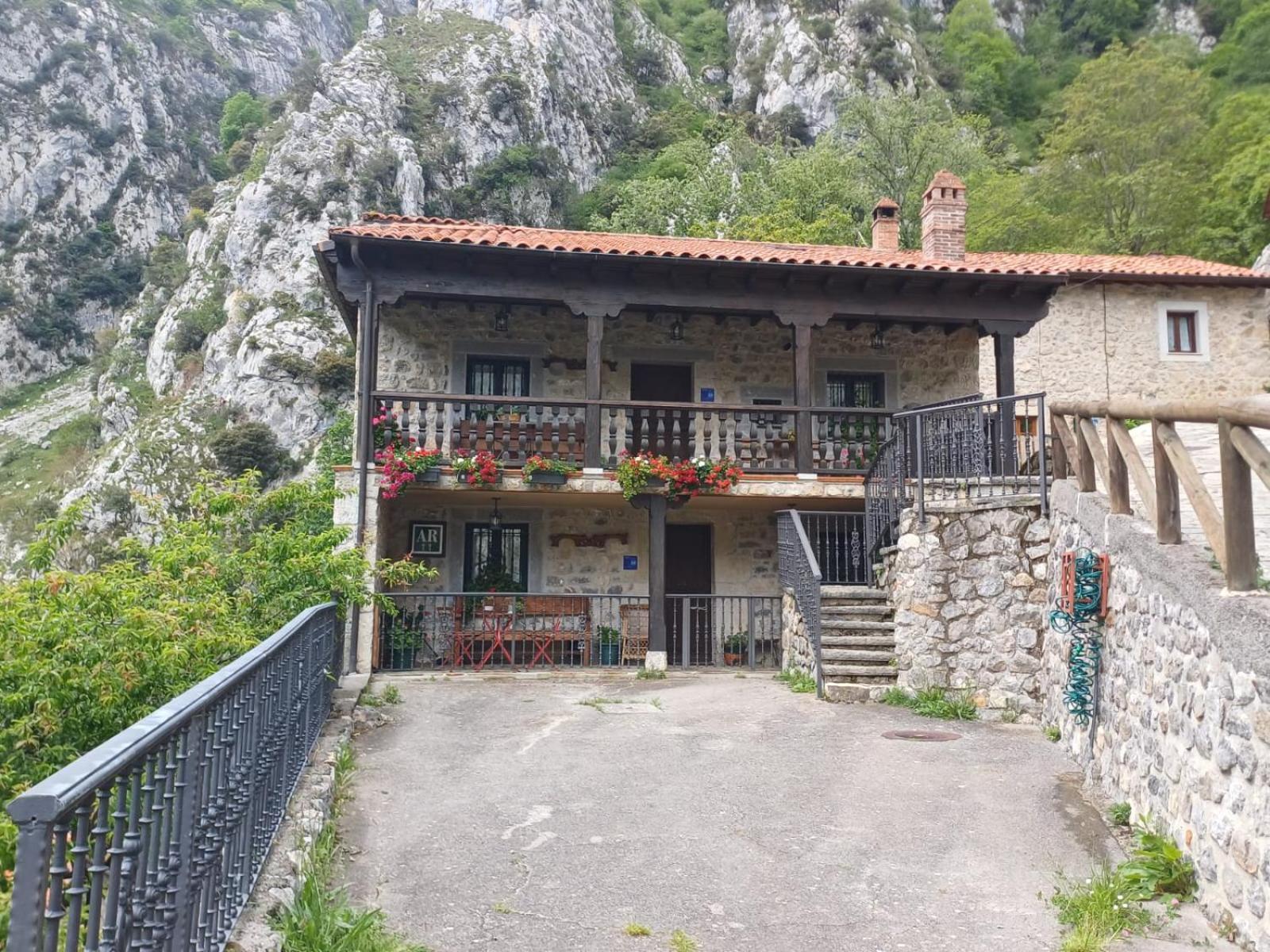 Apartmán El Portal Del Abuelo Arenas De Cabrales Exteriér fotografie